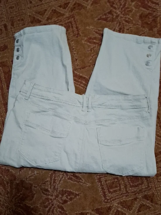 Gloria Vanderbilt Cream Capri Pants (Jea099) - Picture 3 of 4